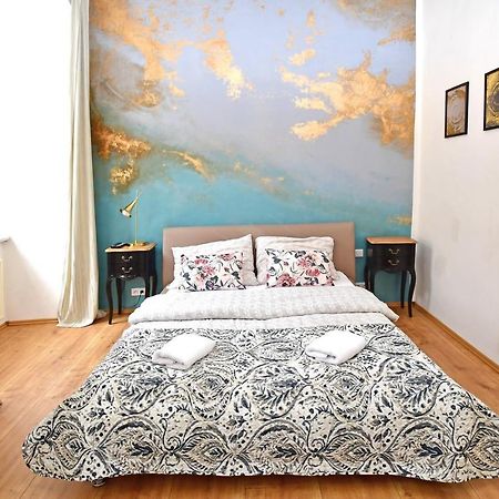 Lovely Little Cosy Apt In Praag Buitenkant foto
