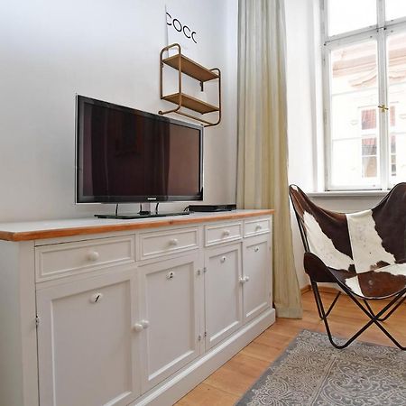 Lovely Little Cosy Apt In Praag Buitenkant foto