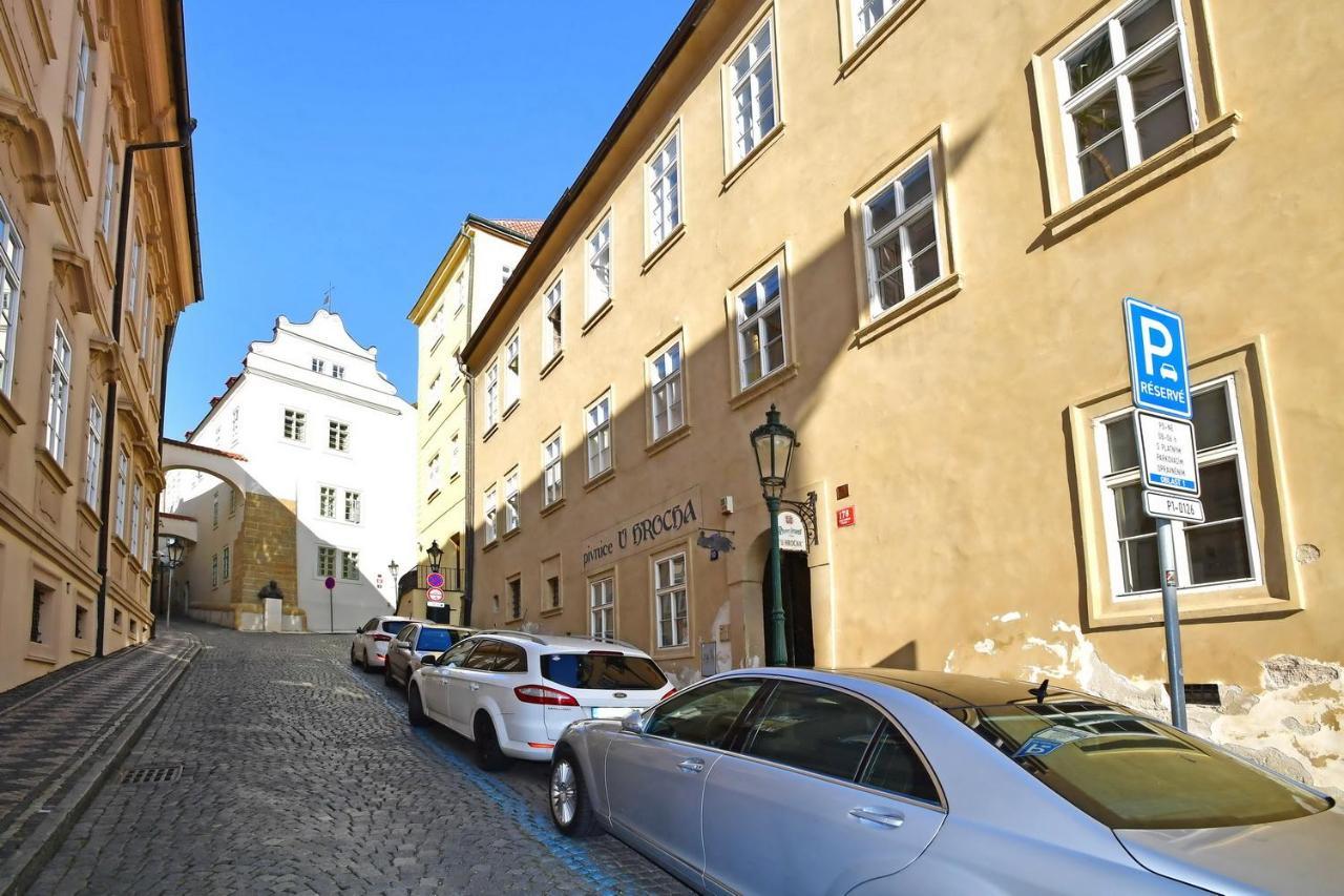 Lovely Little Cosy Apt In Praag Buitenkant foto