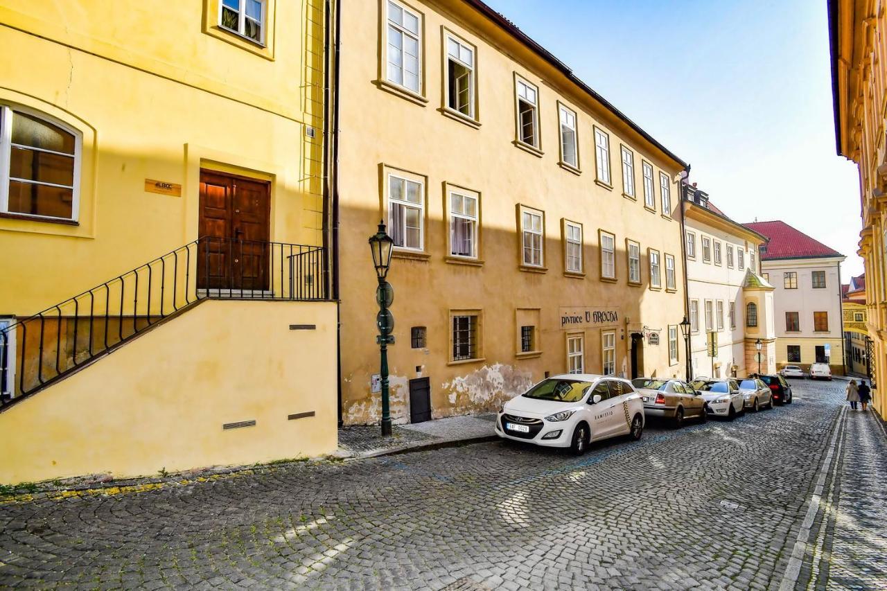 Lovely Little Cosy Apt In Praag Buitenkant foto