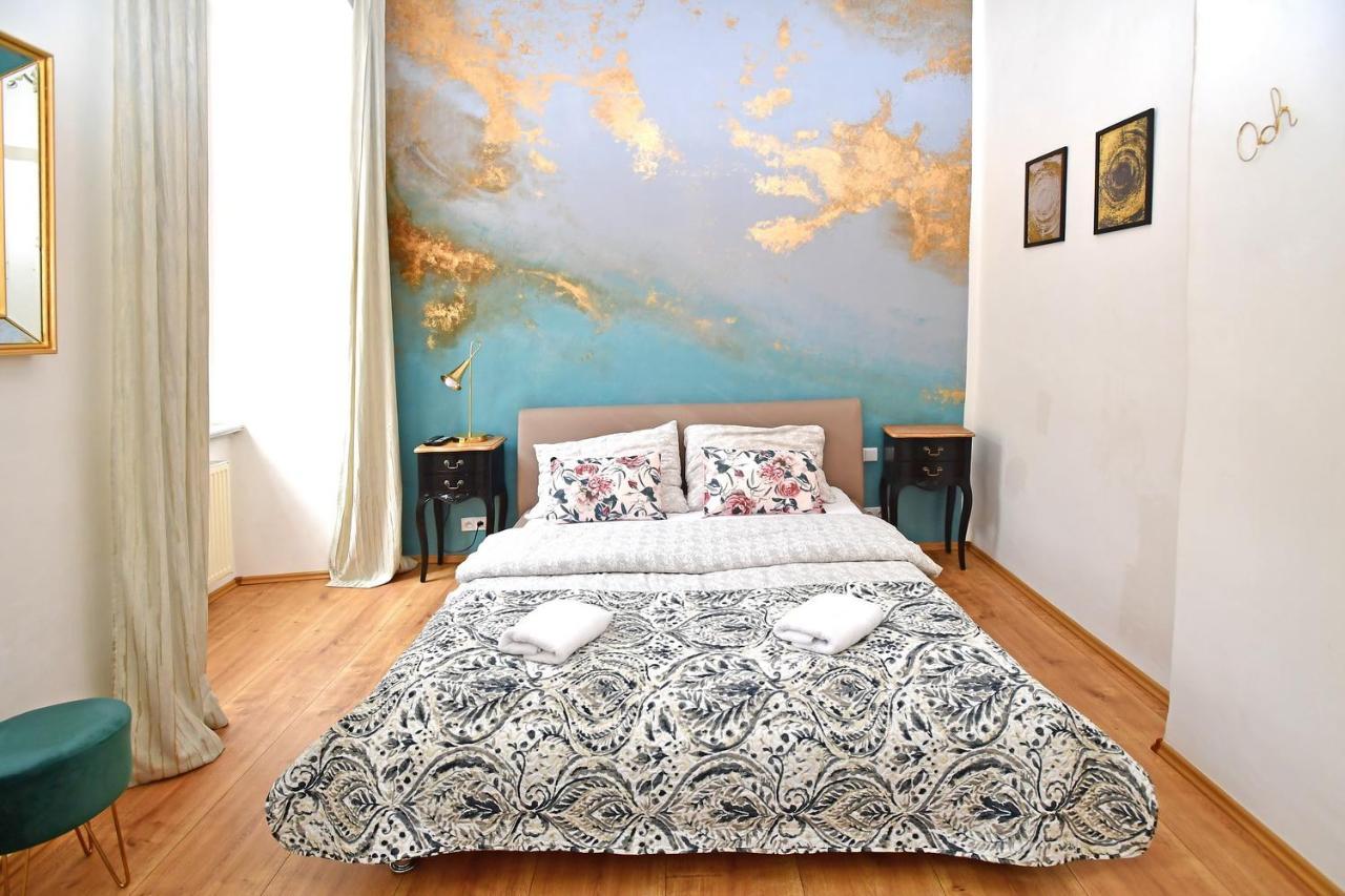Lovely Little Cosy Apt In Praag Buitenkant foto