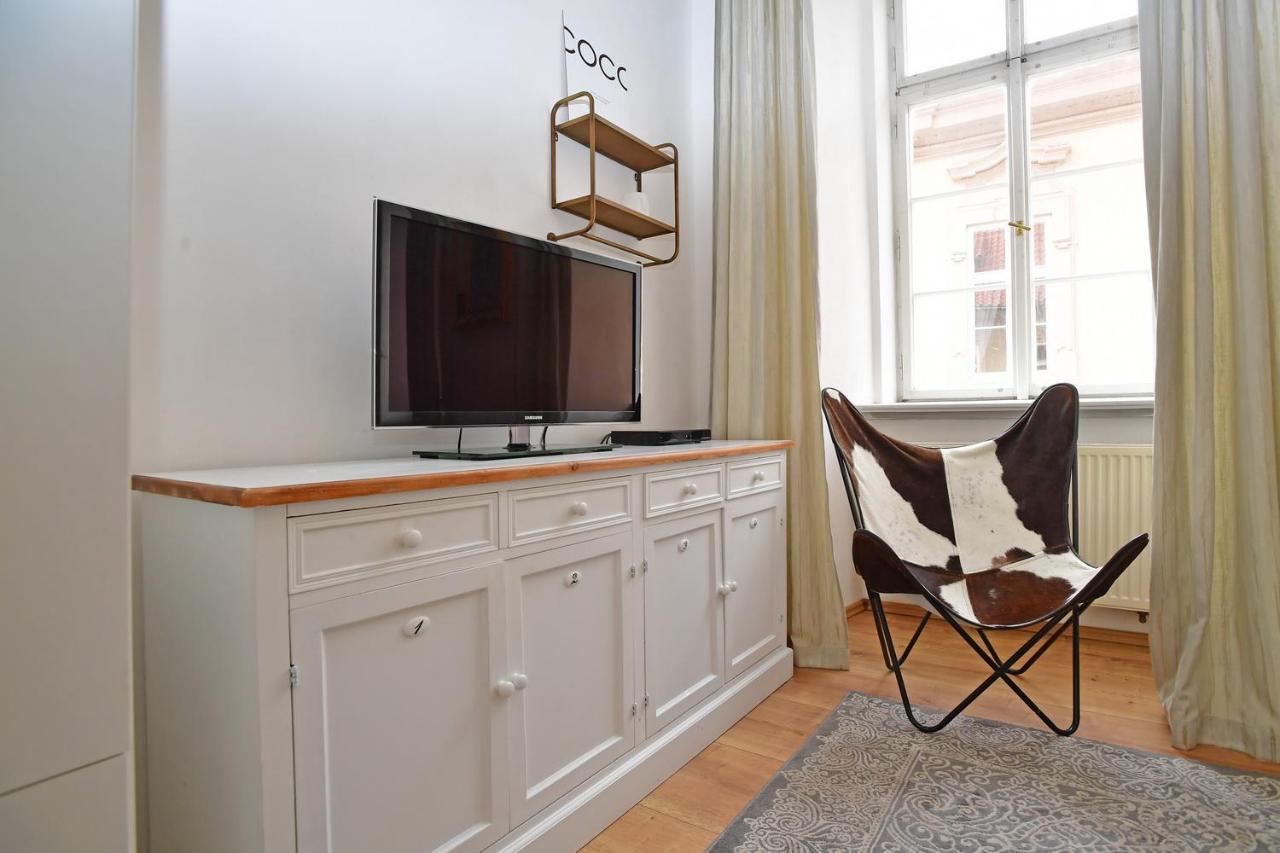 Lovely Little Cosy Apt In Praag Buitenkant foto