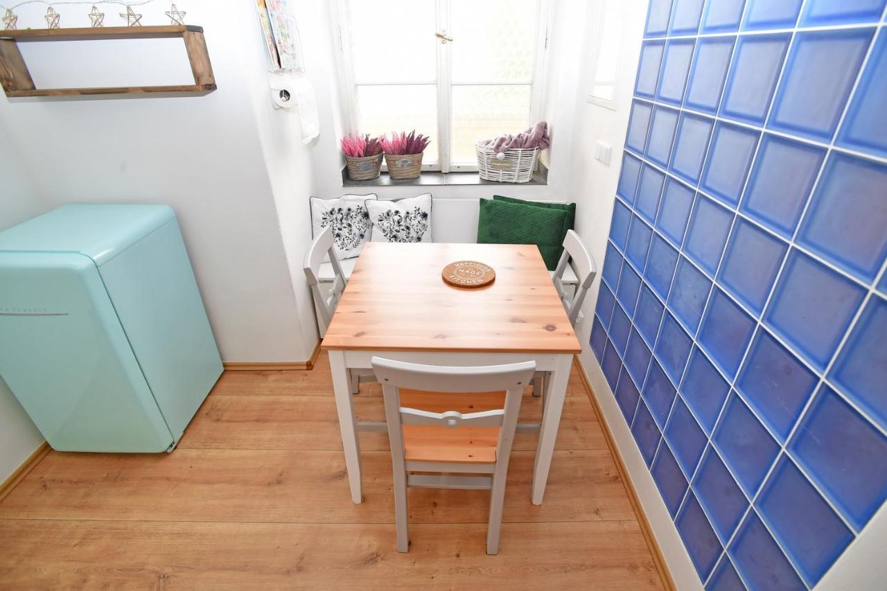 Lovely Little Cosy Apt In Praag Buitenkant foto
